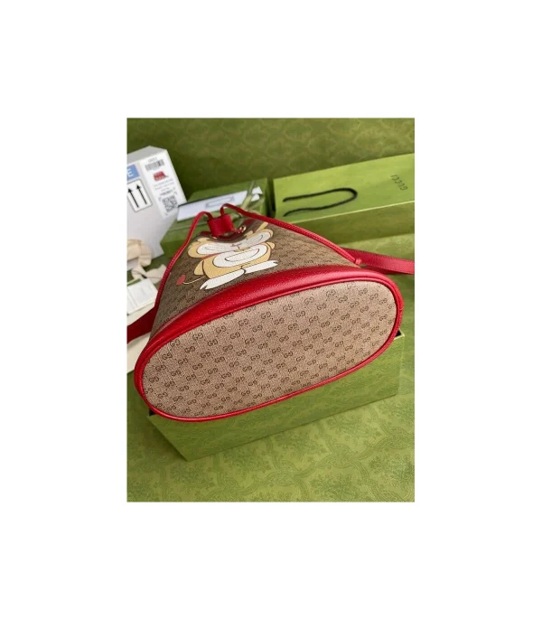 doraemon-x-gucci-small-bucket-bag-5-b65b25565602.webp Doraemon x Gucci Small Bucket Bag