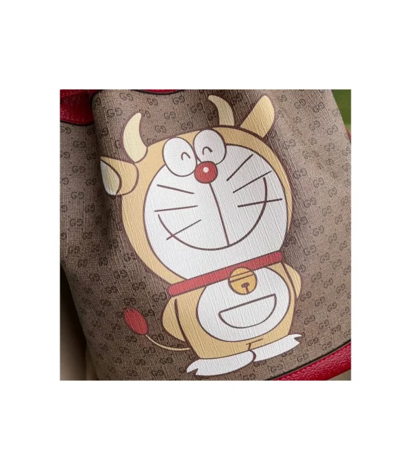 doraemon-x-gucci-small-bucket-bag-6-8af741d99587.webp Doraemon x Gucci Small Bucket Bag