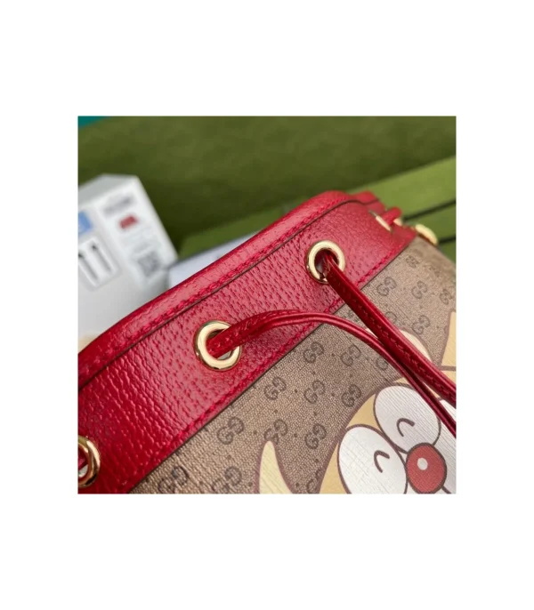 doraemon-x-gucci-small-bucket-bag-9-d1236a1161f4.webp Doraemon x Gucci Small Bucket Bag