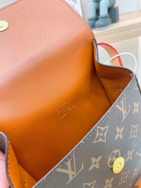 dv7OVda-84e549a895f5.webp Louis Vuitton Monogram Canvas Saint Cloud Bag 18Cm, Designer Handbags, Womens Purse, luxury bags