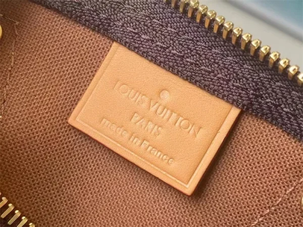 e0d35c2d-7c88ca051d3d.webp Louis Vuitton Nano Speedy Beige 16Cm, Designer Handbags, Womens Purse, luxury bags