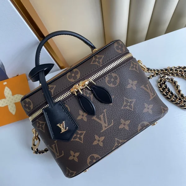 e4379716003a2854094507017cfc8f54-2665506f855f.webp Louis Vuitton Vanity Chain Pouch Other Monogram Canvas 17cm Women Handbags M47125, Designer Handbags, Womens Purse, luxury bags