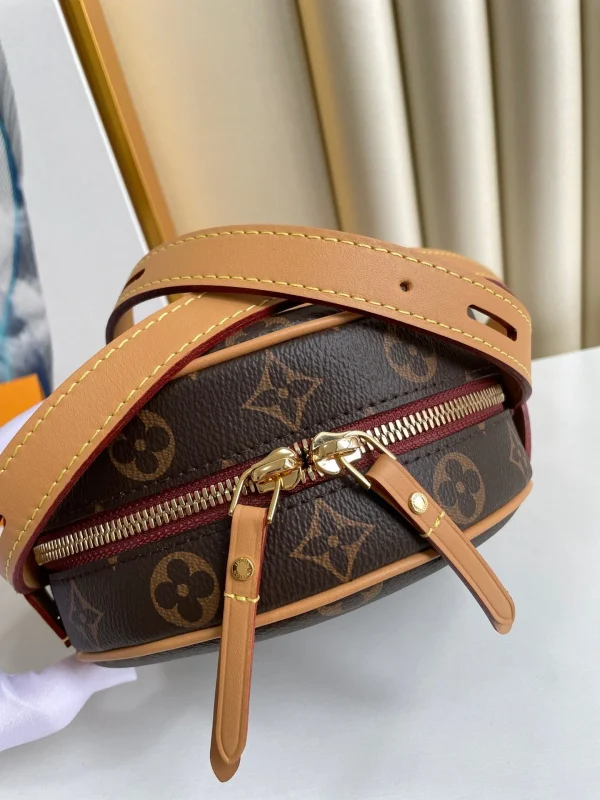 e9d4ea35-9b5392f241f0.webp Louis Vuitton Boite Chapeau Souple Pm 18Cm, Designer Handbags, Womens Purse, luxury bags