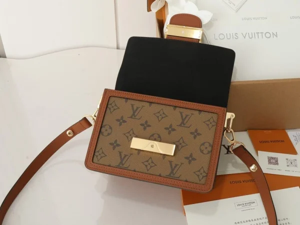 eb0fffd6e3a4b214c5fb94b0b0f1b35a-caf870546901.webp Louis Vuitton Mini Dauphine Other Monogram Canvas Women 20Cm M45959, Designer Handbags, Womens Purse, luxury bags
