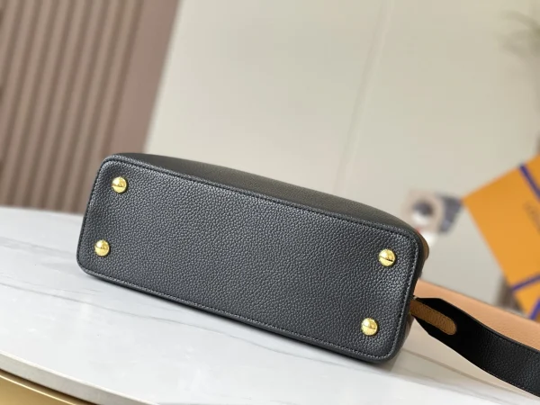 eb5a7016-9ba0ad999425.webp Louis Vuitton Capucines Mm Black 27Cm M59466, Designer Handbags, Womens Purse, luxury bags