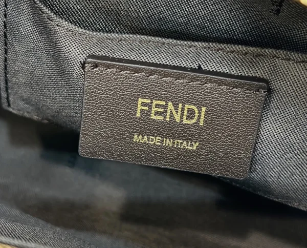 f308d94f-1652dc702f05.webp Fendi By The Way Leather Mini Bag18cm