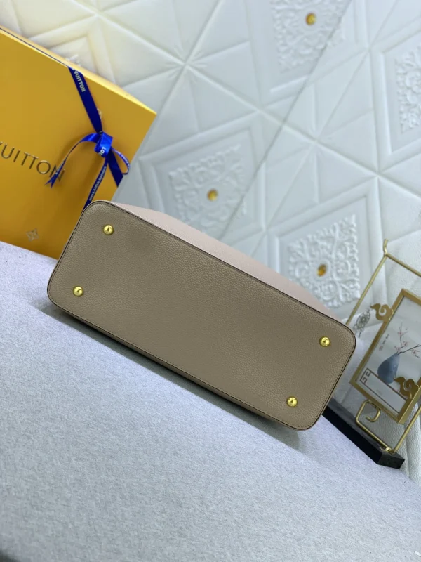 f5636173-6899b6bd5f3d.webp Louis Vuitton Capucines Mm Grey 31Cm M42253, Designer Handbags, Womens Purse, luxury bags