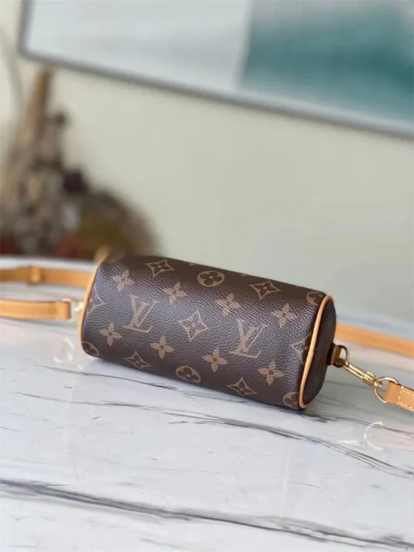 f5e2ba54-b97e10d77fbd.webp Louis Vuitton Nano Speedy Beige 16Cm, Designer Handbags, Womens Purse, luxury bags