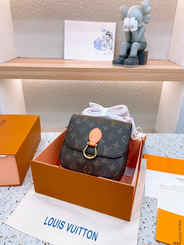 fCPRStf-3d4855ad29c1.webp Louis Vuitton Monogram Canvas Saint Cloud Bag 18Cm, Designer Handbags, Womens Purse, luxury bags