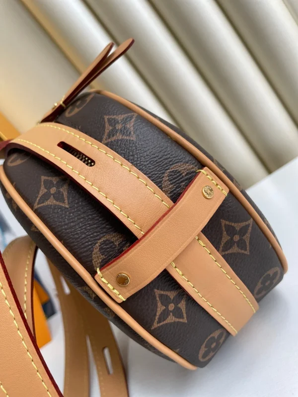 faa50e0a-896d733815a2.webp Louis Vuitton Boite Chapeau Souple Pm 18Cm, Designer Handbags, Womens Purse, luxury bags