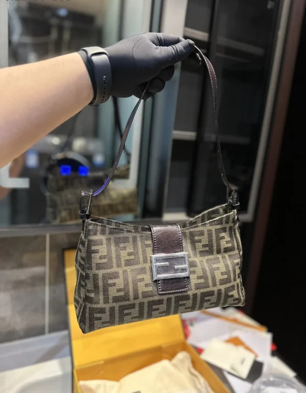 fdb02-4da700681a1e.webp Fendi Zucca Handbag Brown 24Cm