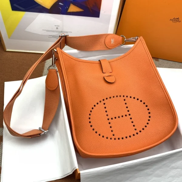 feb42eed-2375383350b7.webp Hermès Evelyne III 29 Amazone Anemone 29cm H056277CC9J