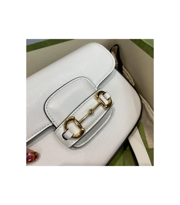 gucci-horsebit-1955-mini-bag-in-white-leather-14-b13d52e9eb78.webp Gucci Horsebit 1955 Mini Bag in White Leather 20.5cm/8.1in