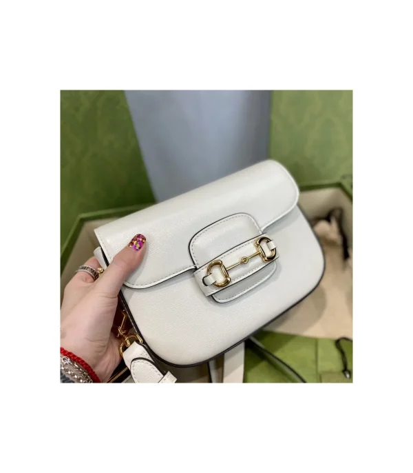 gucci-horsebit-1955-mini-bag-in-white-leather-8-3a85ad50bcdb.webp Gucci Horsebit 1955 Mini Bag in White Leather 20.5cm/8.1in