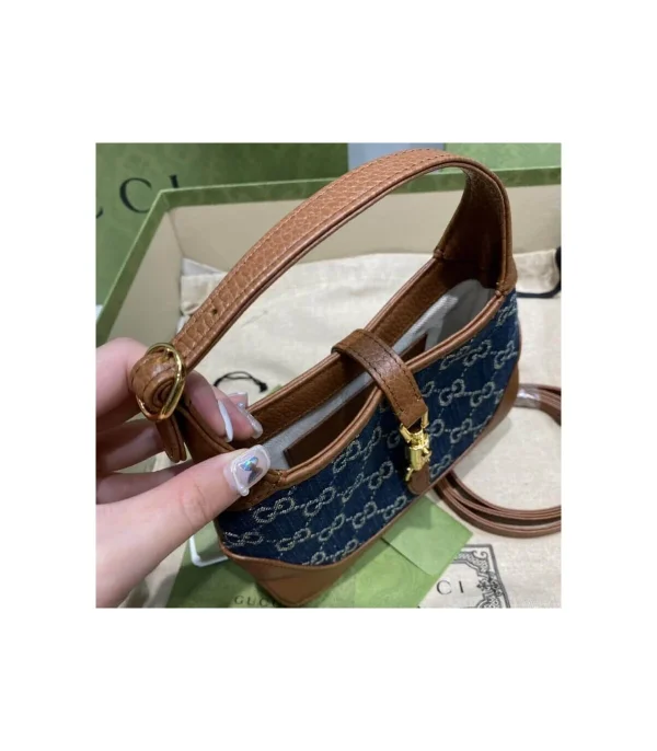 gucci-jackie-1961-mini-shoulder-bag-in-blue-jacquard-denim-12-a3e5adc2d0d0.webp Gucci Jackie 1961 Mini Shoulder Bag in Blue Jacquard Denim 19cm