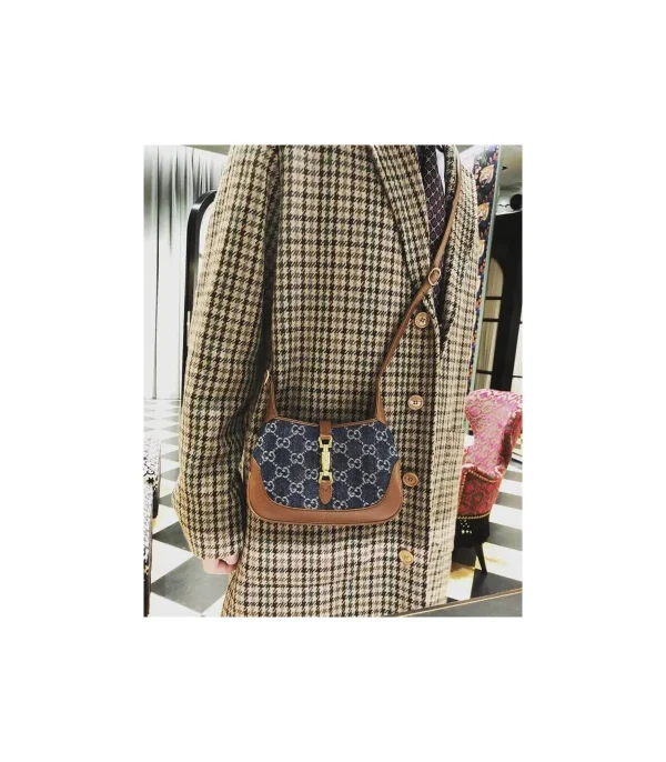 gucci-jackie-1961-mini-shoulder-bag-in-blue-jacquard-denim-4-c3f27961a14d.webp Gucci Jackie 1961 Mini Shoulder Bag in Blue Jacquard Denim 19cm