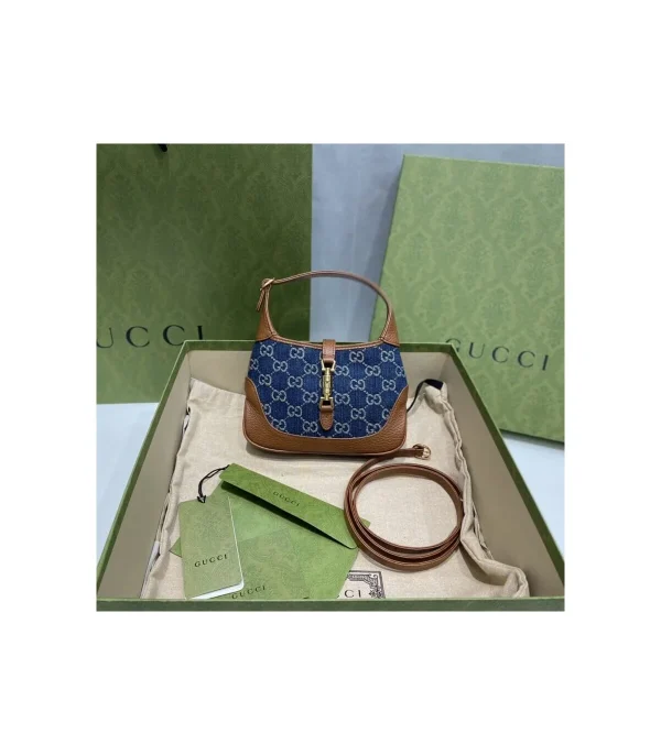 gucci-jackie-1961-mini-shoulder-bag-in-blue-jacquard-denim-5-5775581eac2d.webp Gucci Jackie 1961 Mini Shoulder Bag in Blue Jacquard Denim 19cm