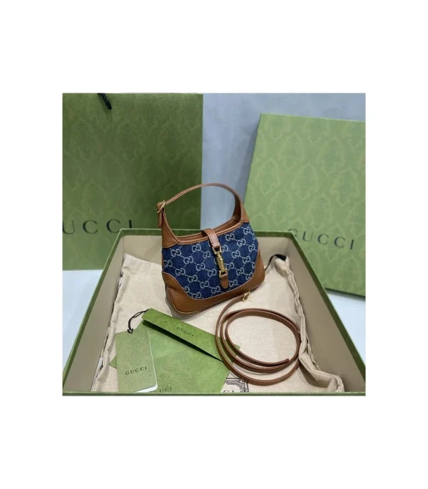 gucci-jackie-1961-mini-shoulder-bag-in-blue-jacquard-denim-6-b6fac256dedd.webp Gucci Jackie 1961 Mini Shoulder Bag in Blue Jacquard Denim 19cm