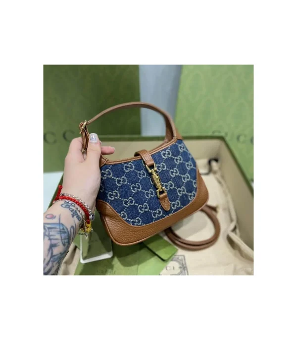 gucci-jackie-1961-mini-shoulder-bag-in-blue-jacquard-denim-8-a14de610d3b9.webp Gucci Jackie 1961 Mini Shoulder Bag in Blue Jacquard Denim 19cm