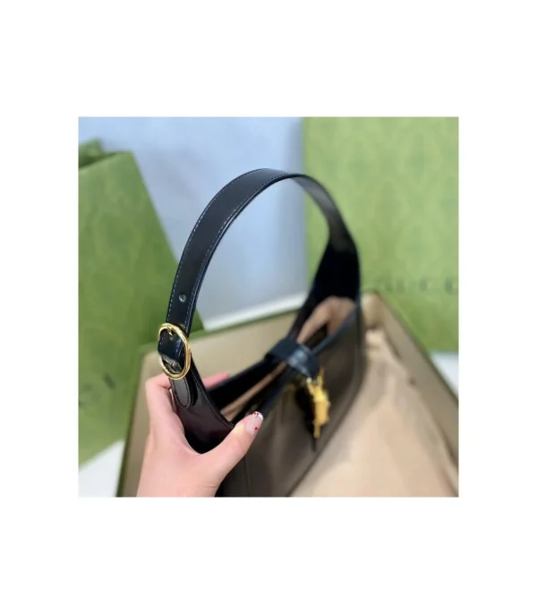 gucci-jackie-1961-small-hobo-bag-in-black-leather-12-26cff6000637.webp Gucci Jackie 1961 Small Hobo Bag In Black Leather 27.5cm