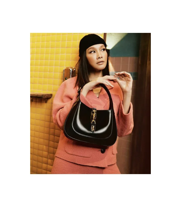 gucci-jackie-1961-small-hobo-bag-in-black-leather-2-716631a68081.webp Gucci Jackie 1961 Small Hobo Bag In Black Leather 27.5cm