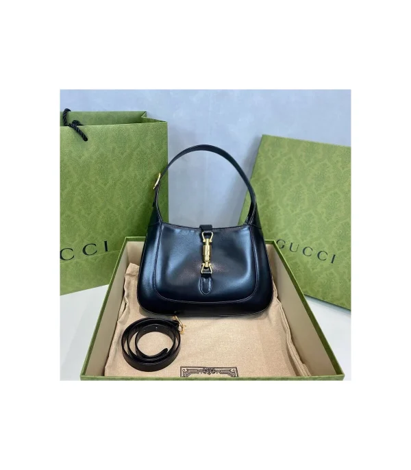 gucci-jackie-1961-small-hobo-bag-in-black-leather-6-50393cbde5ac.webp Gucci Jackie 1961 Small Hobo Bag In Black Leather 27.5cm