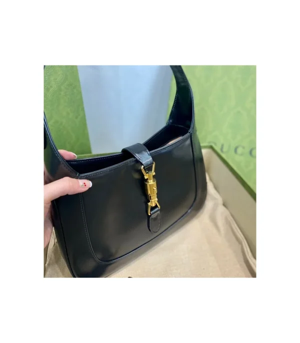 gucci-jackie-1961-small-hobo-bag-in-black-leather-9-bc6c61ecc03a.webp Gucci Jackie 1961 Small Hobo Bag In Black Leather 27.5cm