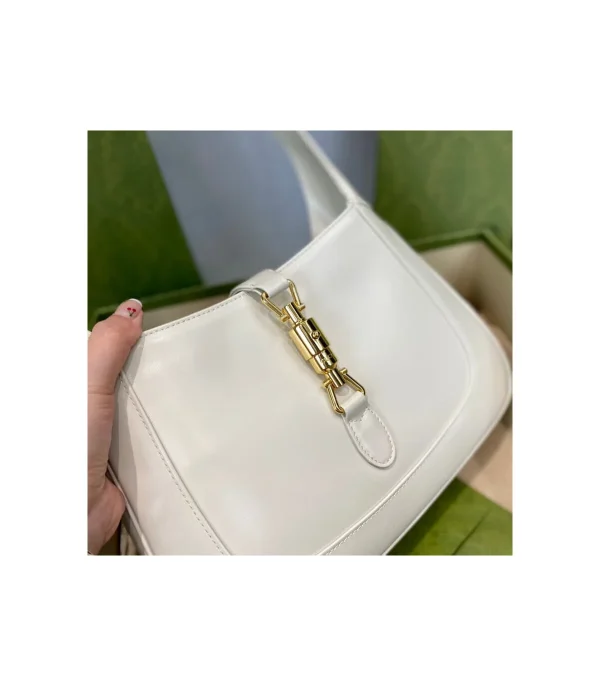 gucci-jackie-1961-small-hobo-bag-in-white-leather-11-4fa0f0122fac.webp Gucci Jackie 1961 Small Hobo Bag In White Leather 27.5cm