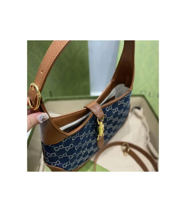 gucci-jackie-1961-small-shoulder-bag-in-blue-jacquard-denim-10-7688dfcf80cd.webp Gucci Jackie 1961 Small Shoulder Bag in Blue Jacquard Denim 28cm