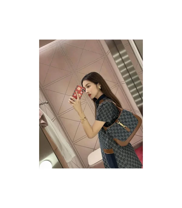 gucci-jackie-1961-small-shoulder-bag-in-blue-jacquard-denim-2-8387a25b6aff.webp Gucci Jackie 1961 Small Shoulder Bag in Blue Jacquard Denim 28cm