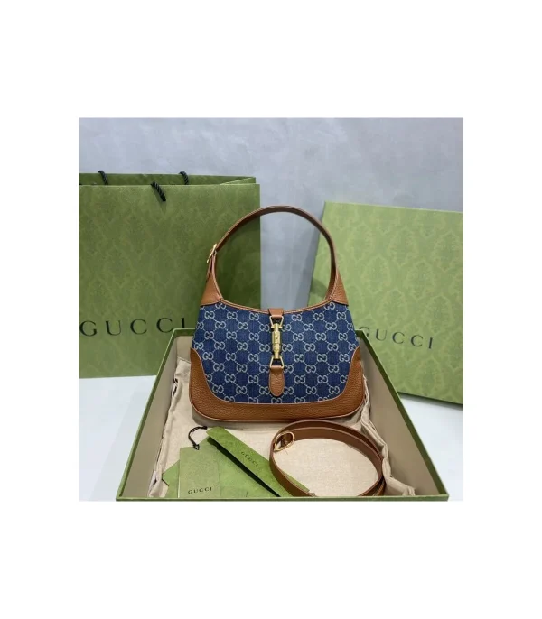 gucci-jackie-1961-small-shoulder-bag-in-blue-jacquard-denim-4-ca23a7987c99.webp Gucci Jackie 1961 Small Shoulder Bag in Blue Jacquard Denim 28cm