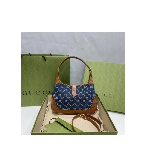 gucci-jackie-1961-small-shoulder-bag-in-blue-jacquard-denim-6-5c2314f77684.webp Gucci Jackie 1961 Small Shoulder Bag in Blue Jacquard Denim 28cm