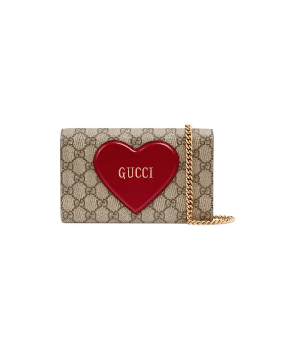gucci-valentine-s-day-chain-card-case-wallet-1-c532edb77b9e.webp Gucci Valentine’s Day Chain Card Case Wallet