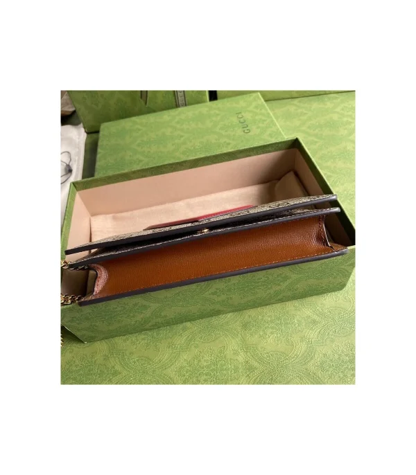 gucci-valentine-s-day-chain-card-case-wallet-5-3dda569bf997.webp Gucci Valentine’s Day Chain Card Case Wallet