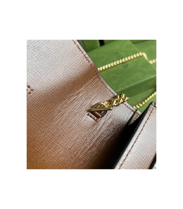 gucci-valentine-s-day-chain-card-case-wallet-9-564c217be5f7.webp Gucci Valentine’s Day Chain Card Case Wallet