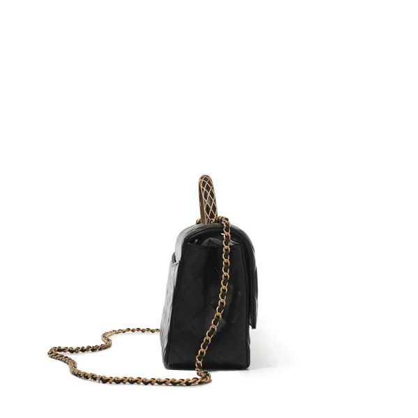hkmrkt-czpn2-t3-02.webp Black Quilted Lambskin Top Handle Flap Bag