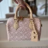 husband-nailed-this-anniversary-nano-madeleine-v0-jgoa2dj4nx5h1-scaled-1-61a3b64a6fc8.webp Louis Vuitton Speedy Bandoulière Monogram Emblème Rose Ruban Color 20.5cm M2A377