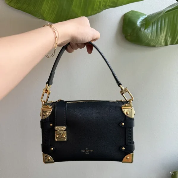 i-dont-usually-go-for-lv-but-my-favorite-black-bag-is-the-v0-l3ivaijlmzof1-71602e454f0f.webp Louis Vuitton PM Side Trunk Bag Black 19cm M23817