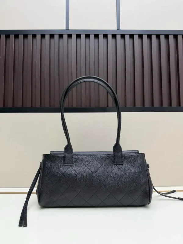 image-2026-08-14T135719.922-ab37f9a45255.webp Chanel Small Shopping Bag Calfskin With Grain Effect & Gold Metallic Black 32cm/12.6in AS6288