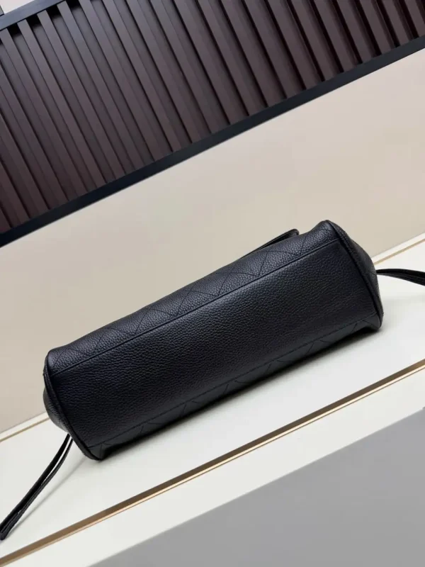 image-2026-08-14T135724.267-d143121294f6.webp Chanel Small Shopping Bag Calfskin With Grain Effect & Gold Metallic Black 32cm/12.6in AS6288