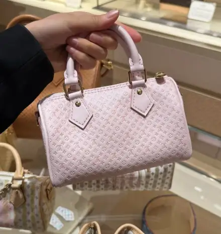 image-66-4b0fcb2f9dd6.webp Louis Vuitton Nano Speedy Bag Light Bliss Cream 16cm M29414