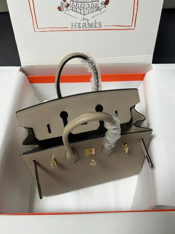 img_8367430d_20231112_i1699734944_4814_7_jpg-deb9bc8dd1ad.webp Hermes Birkin Sellier Etoupe Grey Epsom Leather Gold Hardware
