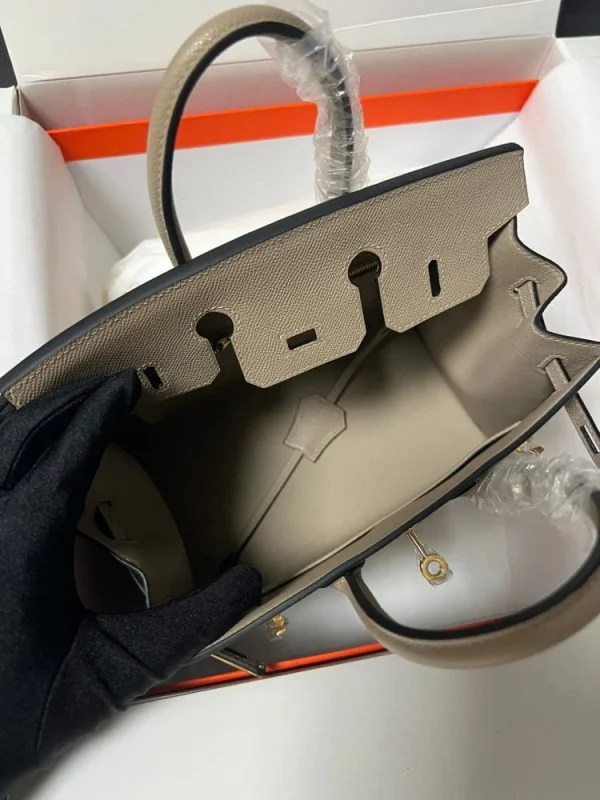 img_8367430d_20231112_i1699734944_8622_8_jpg-43b5bb28d82c.webp Hermes Birkin Sellier Etoupe Grey Epsom Leather Gold Hardware