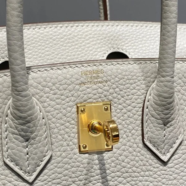 img_b17e98d7_20240902_i1725274374_5977_5_jpg-db18f4a290c1.webp Hermes Birkin 20Cm Pearl Gray Togo Leather Gold Hardware
