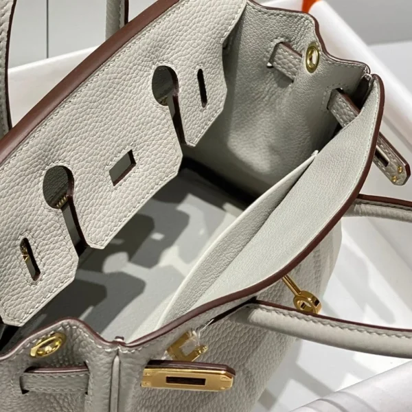 img_b17e98d7_20240902_i1725274374_6744_8_jpg-da1c080685c2.webp Hermes Birkin 20Cm Pearl Gray Togo Leather Gold Hardware