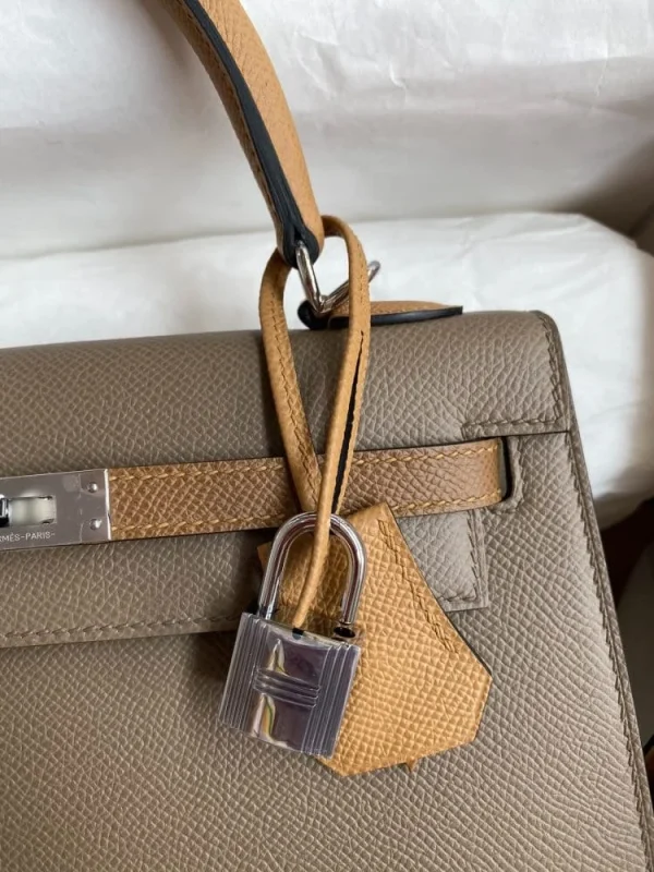 imgi_21_48aa9cda-711149b3d888.webp Hermes Kelly 25 Bag In Greige Epsom Leather For Women 25cm/10in