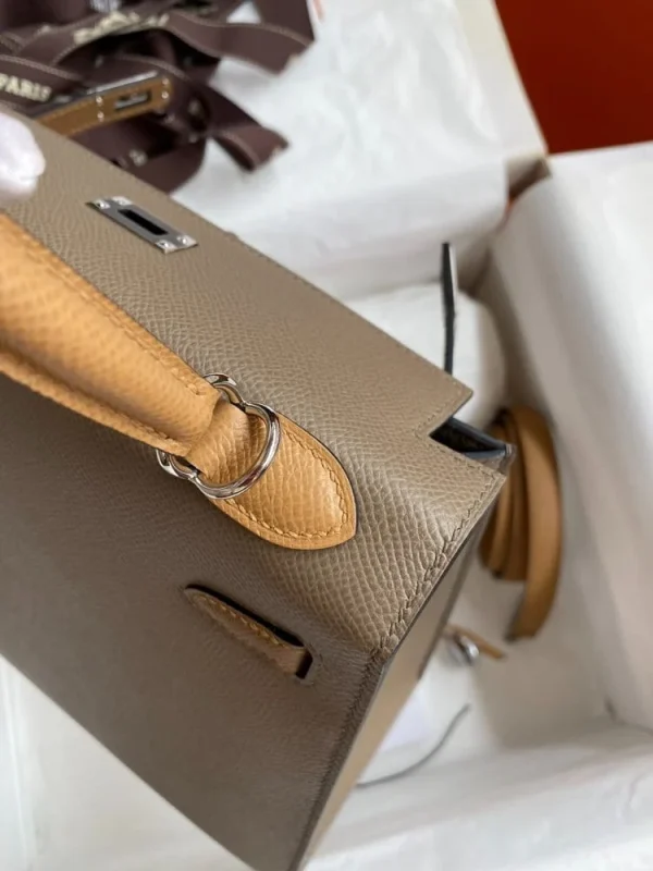 imgi_21_cd072608-78570d9efd5e.webp Hermes Kelly 25 Bag In Greige Epsom Leather For Women 25cm/10in