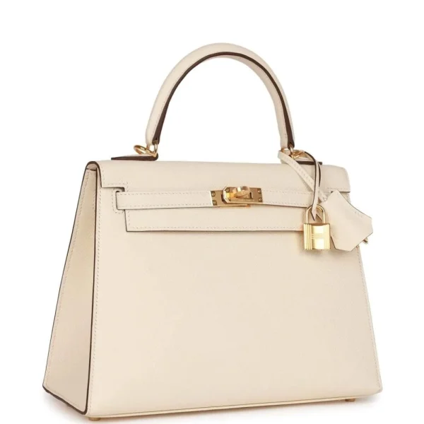 imgi_28_H-K-012023-1-02_2ebb2c96-3510-4ed9-95f1-d5387a932fa3-1-219d38ff0b5c.webp Hermes Kelly 25 Bag In Golden Nata Epsom Leather For Women 25cm/10in