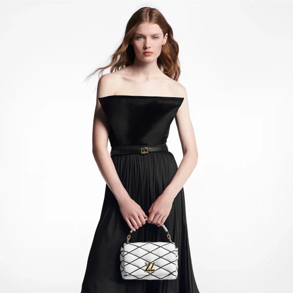 louis-vuitton-go-14-mm-M22890_PM1_Cropped-worn-view-fa6a1eea9f5d.webp GO-14 MM