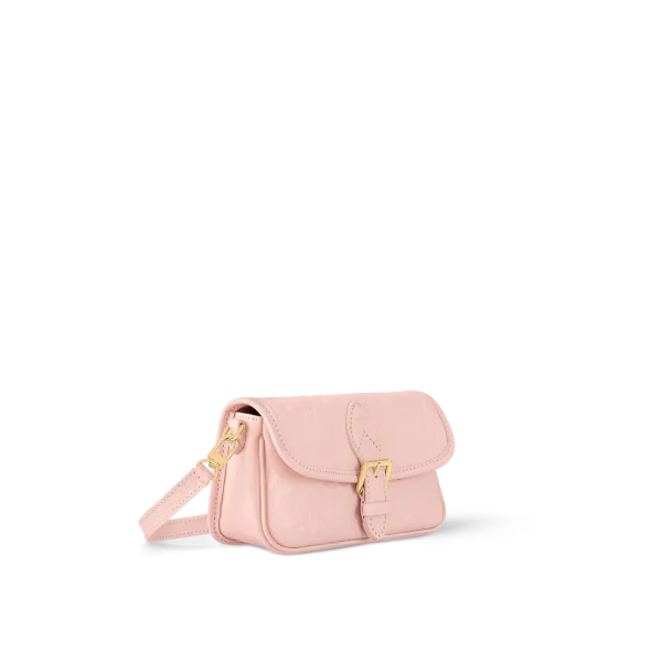 louis-vuitton-nano-diane-M83566_PM1_Side-view-4147cf2214ef.webp Nano Diane